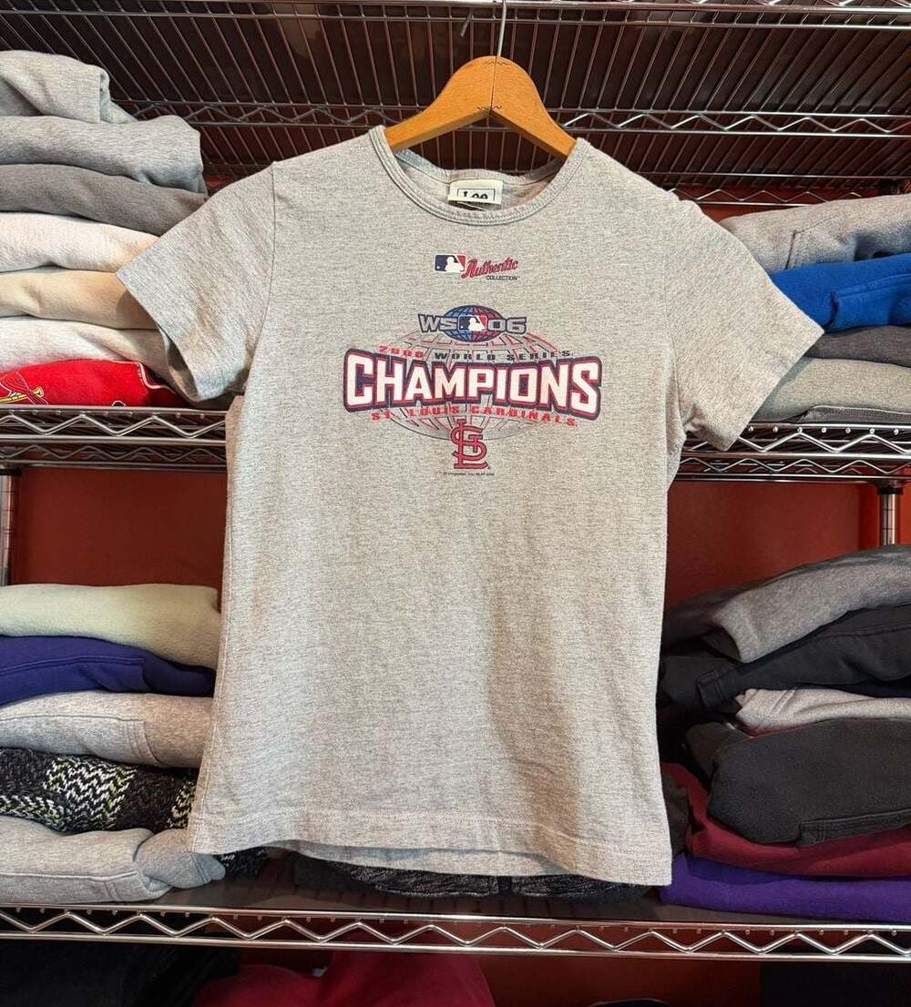 Lee Sport St. Louis Cardinals 2006 World Series Champions T-Shirt Womens Med